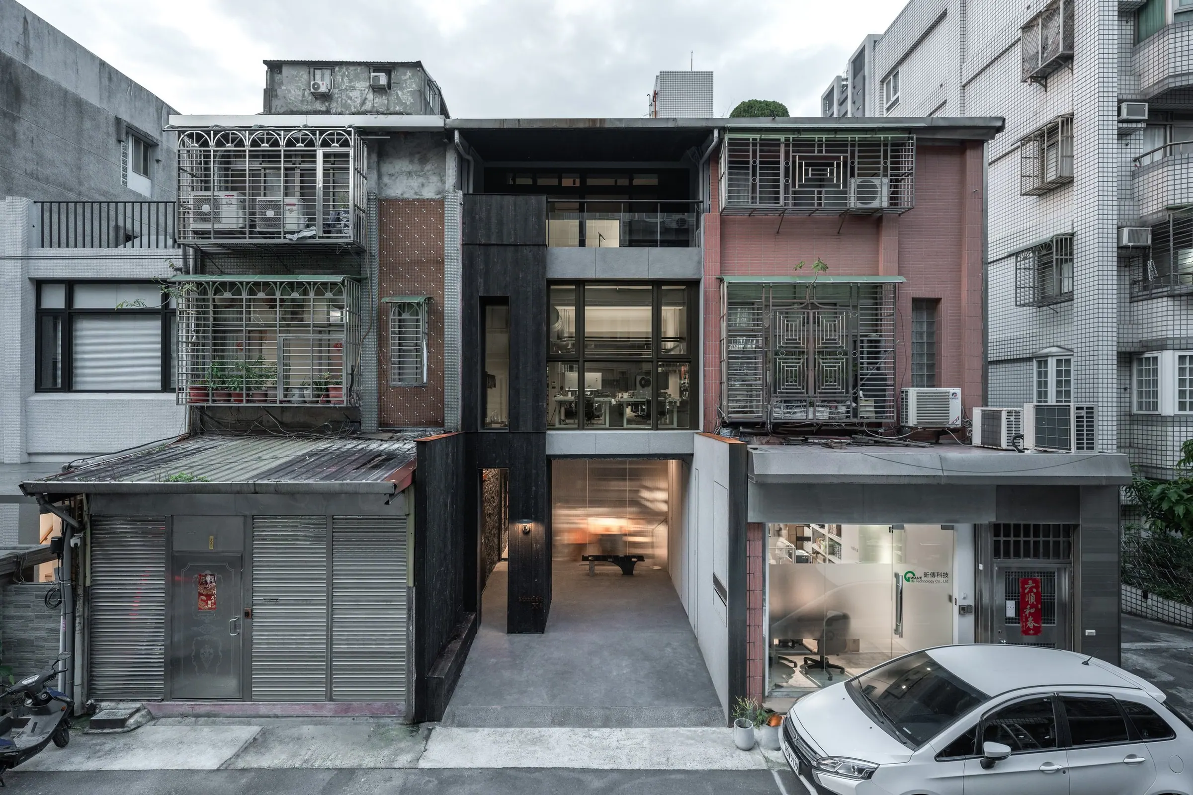 X4 Office — 辦公空間